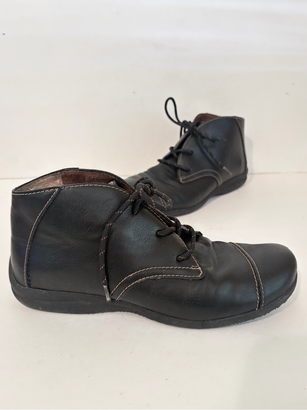 Born Concept boc Black Leather Sabelle Lace Up Chukka Ankle Boots